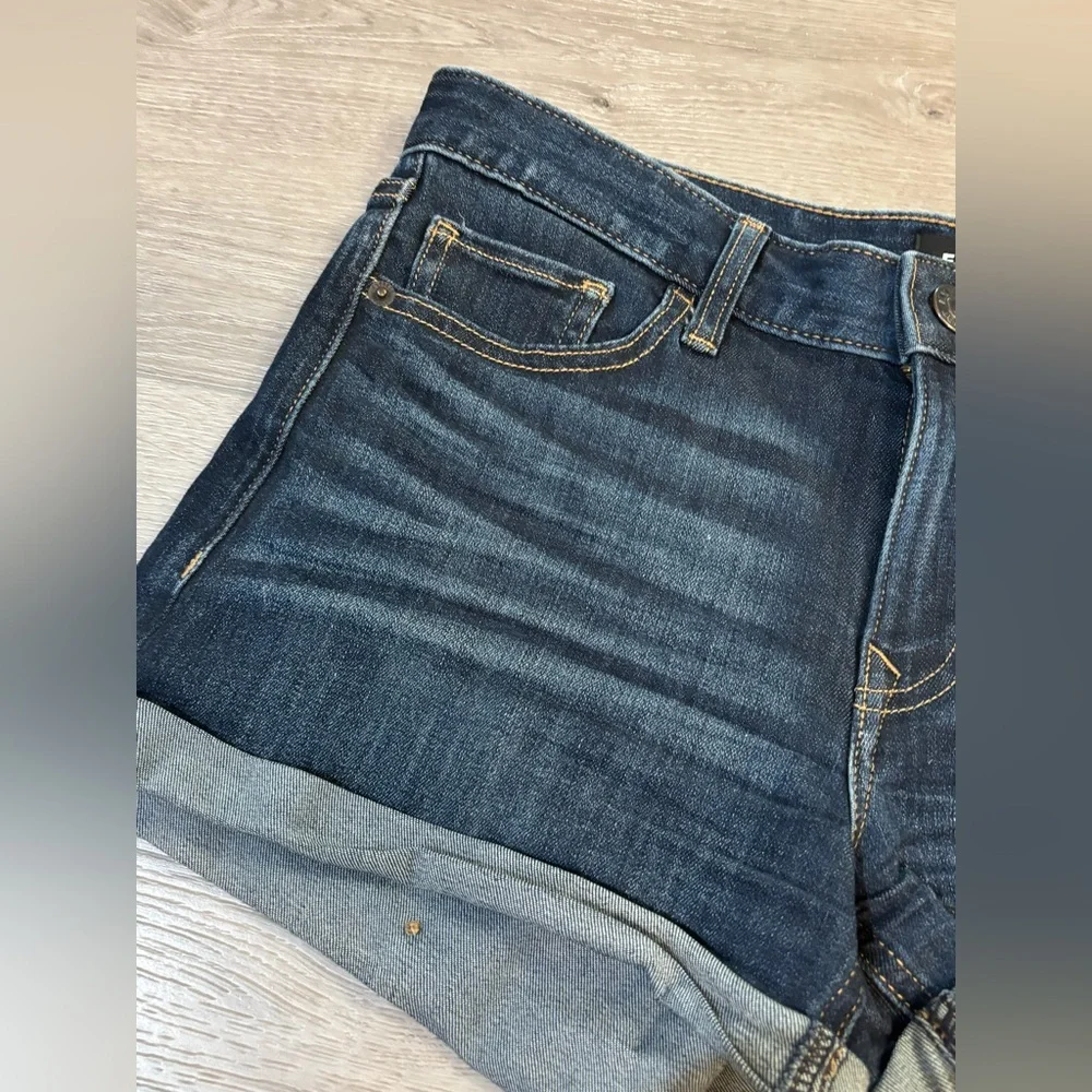 Express - Dark Blue Denim Shorts - Sortie Low Rise - Ultimate Stretch - Size 2 - Picture 5 of 14